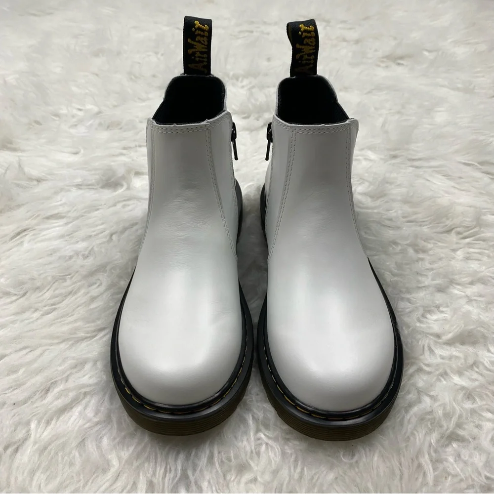 DR DOC MARTENS 2976 Quad Chelsea White Leather Romario Boots US Kids Sz 3 EU 34 - Picture 3 of 11